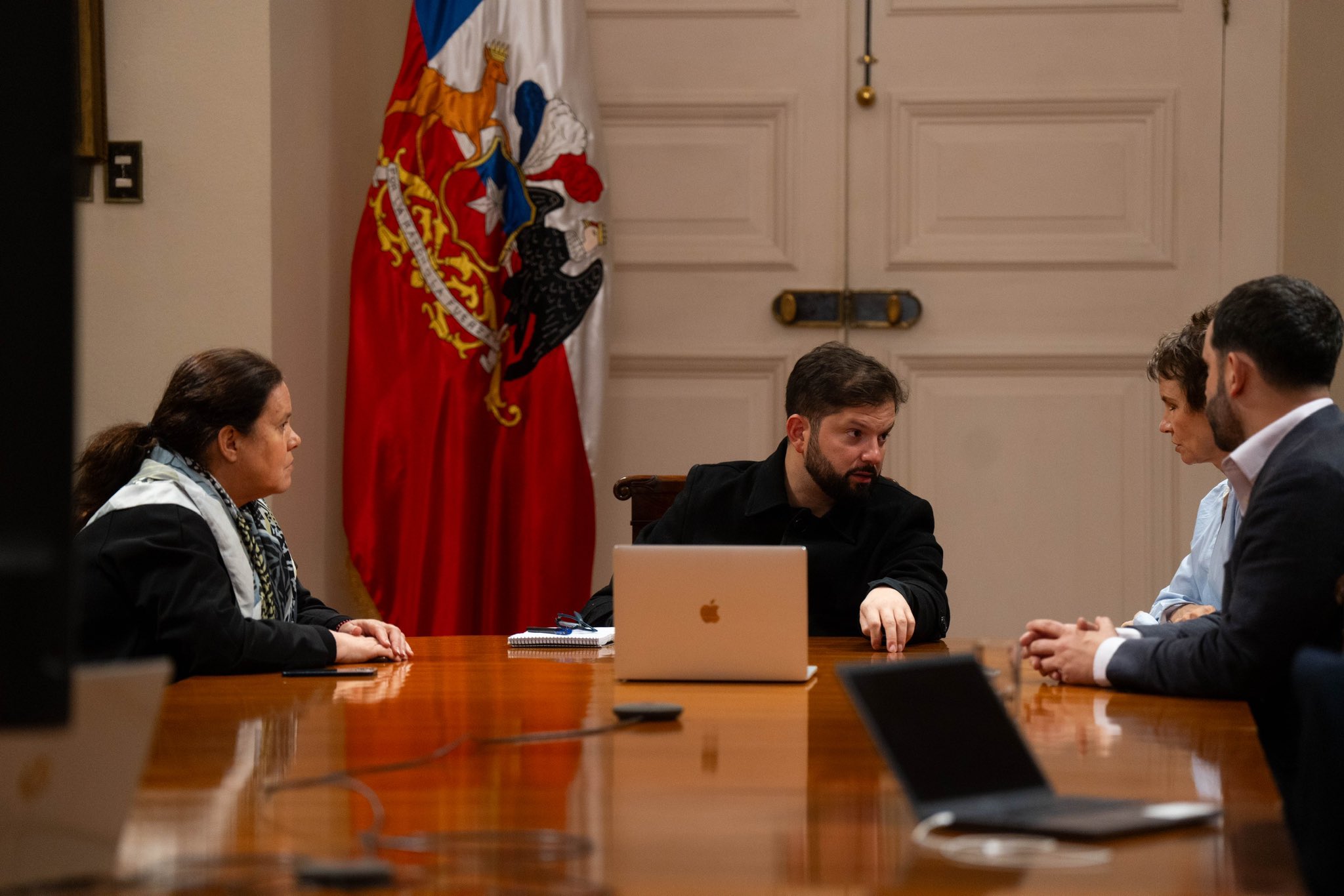 Reunión presidente de Chile y ministras